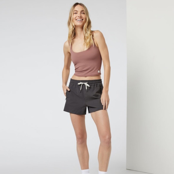 🆕Vuori Scout Short in Vintage Black • Woman’s Size Small - Picture 3 of 9